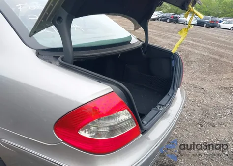 2008 Mercedes-Benz E 350 из США, поврежденный, VIN WDBUF56X48B195049